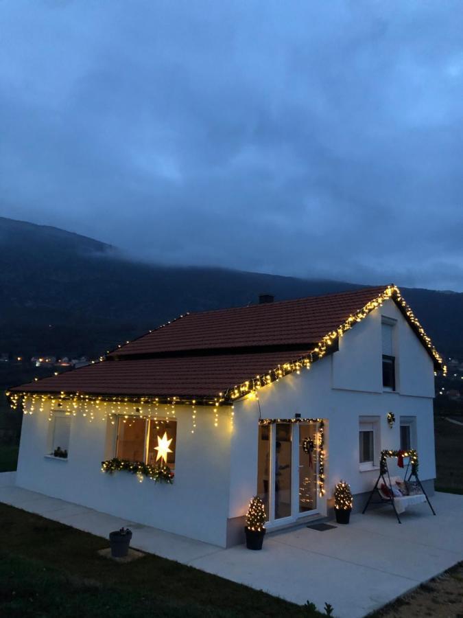 Vikendica Bruse Holiday home Jaklici